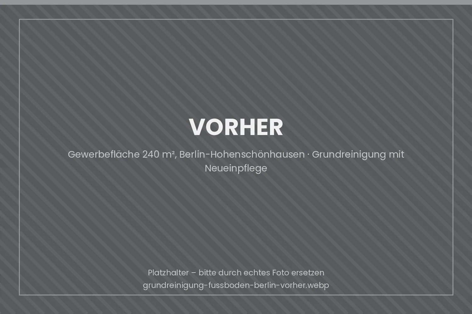 Stark verschmutzter PVC-Boden in einem Berliner Gewerbeobjekt vor der Grundreinigung mit alten Pflegefilmschichten